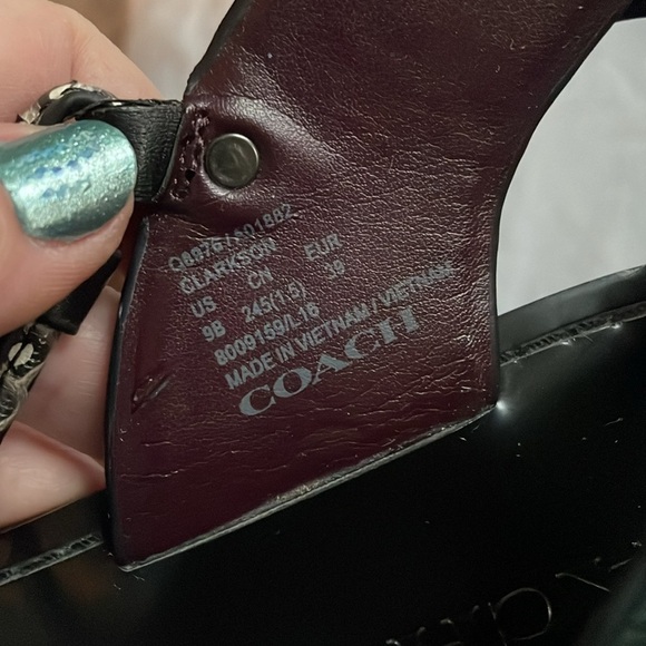 Coach Clarkson Leather Black White Snakeskin Print Thong Sandals size 9B - Picture 7 of 16